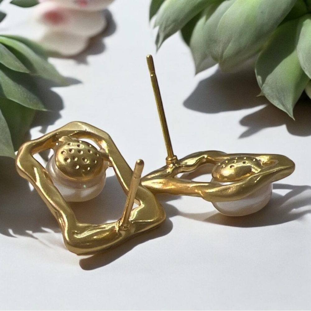 Genuine Fresh Water Pearl Pink Luster Earrings Elegant Gold Frame Earrings - Picture 4 of 8